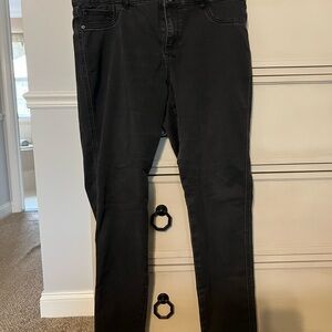 New York & Company Women's Black Skinny Jeans